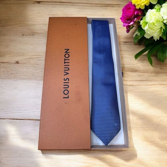 Louis Vuitton Silk Tie - Picture 1 of 5